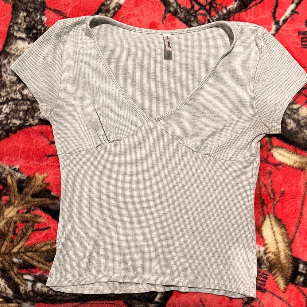 Day WKND Light Grey V-Neck - Size Small